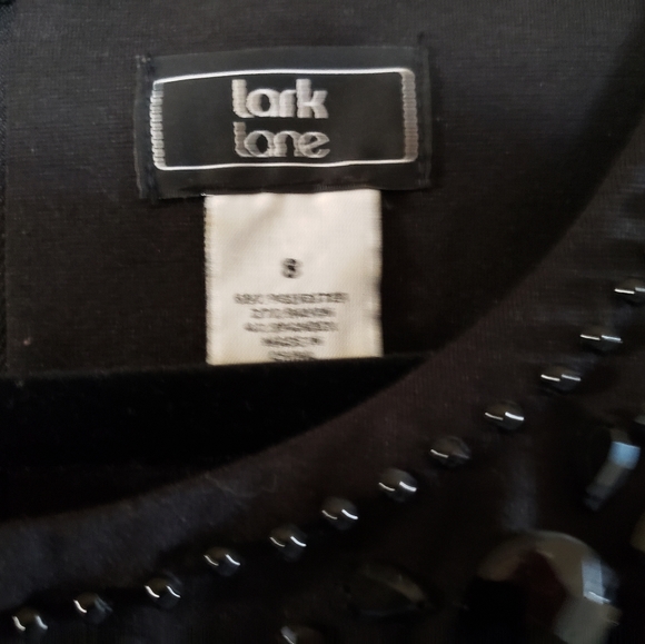 A black casual dress, sz 8, embellished with large gemstones, suitable for Fall - Picture 7 of 9